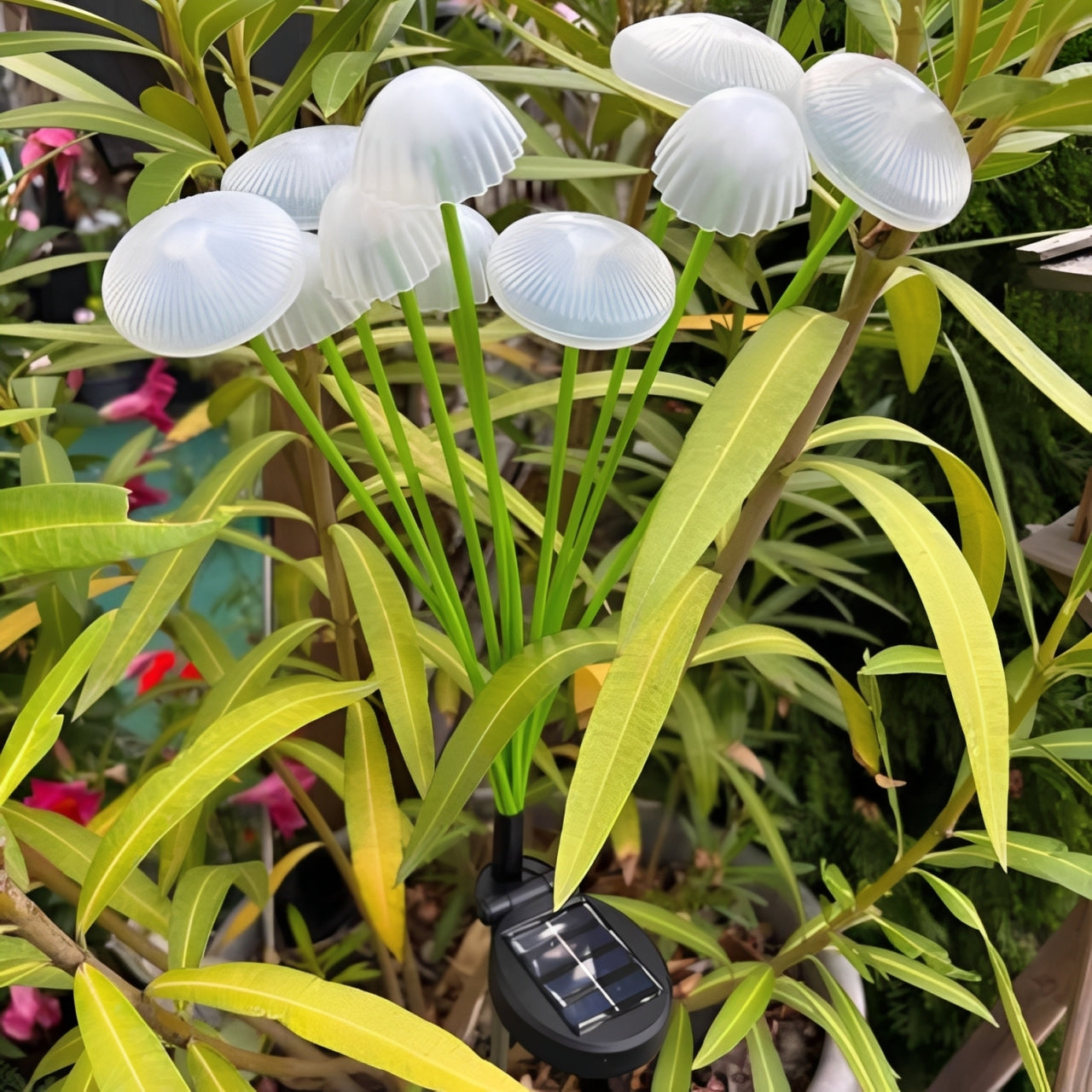 [Hometech] Solar Garden Light with Jellyfish Design and Color Changing LEDs