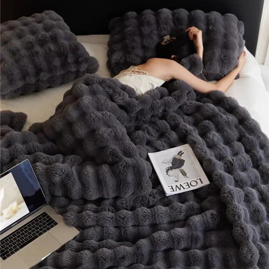 [Hometech] All Season Blanket with Elegant Design