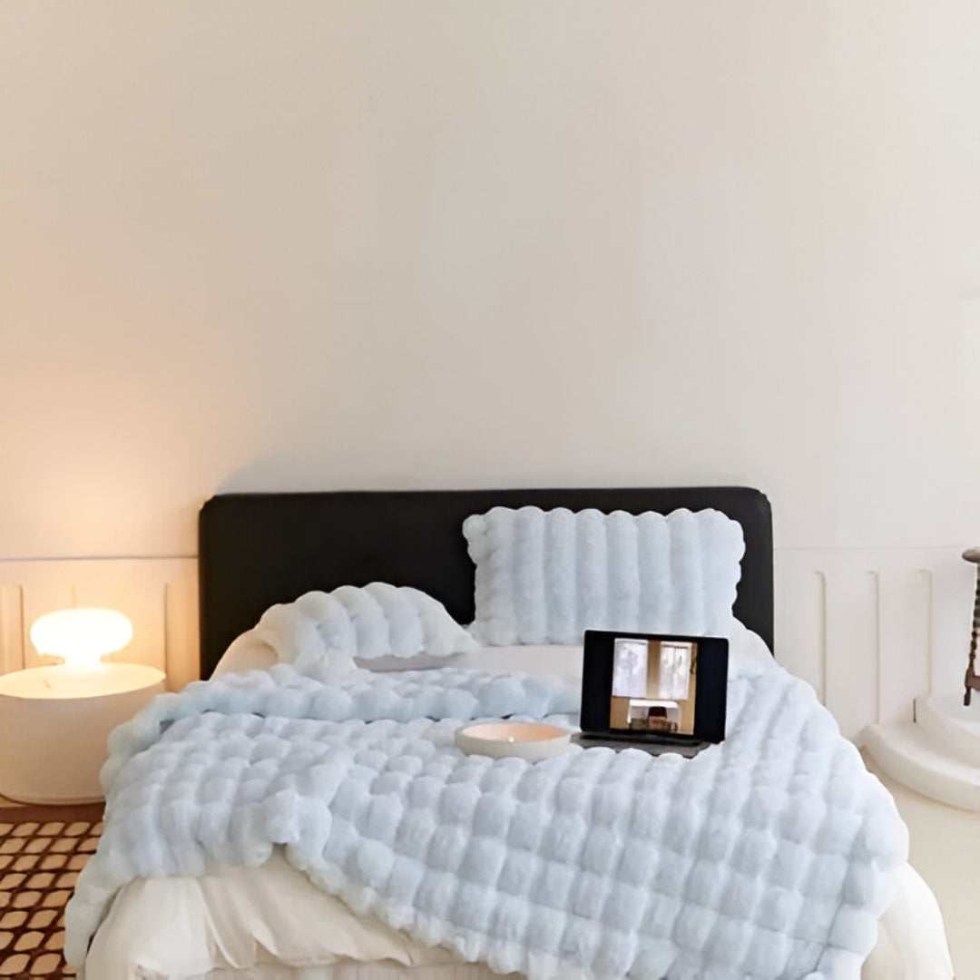 [Hometech] All Season Blanket with Elegant Design