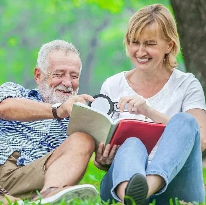 [Hometech] 30x Magnifier for Seniors with Bright LED Illumination