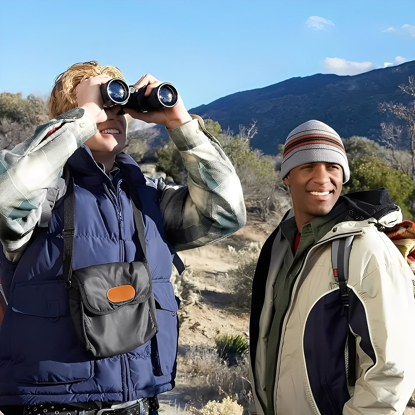 [Hometech] Binoculars with Adjustable Focus and Smartphone Adapter