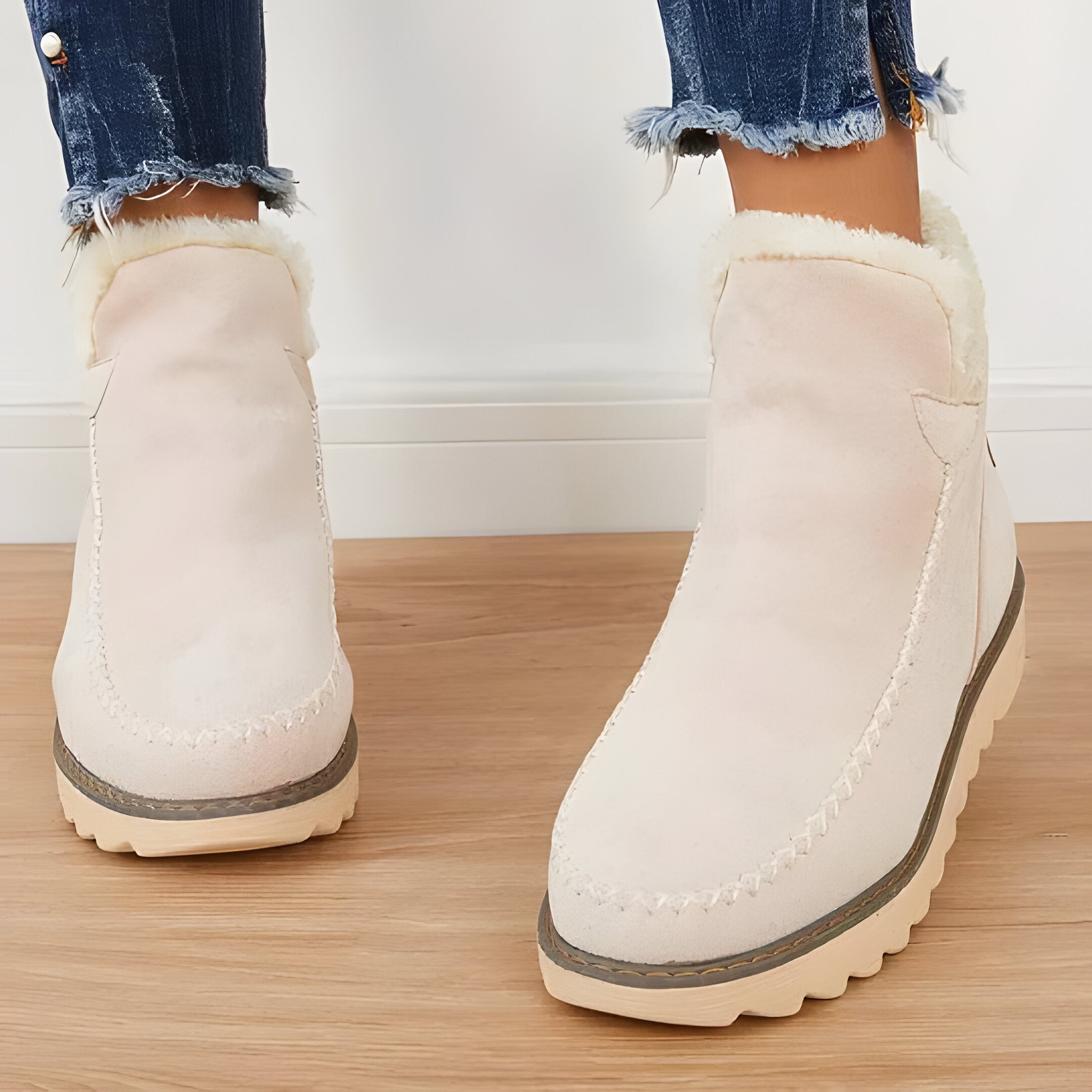 [Hometech] Fur Lined Ankle Boots with Slip On Design
