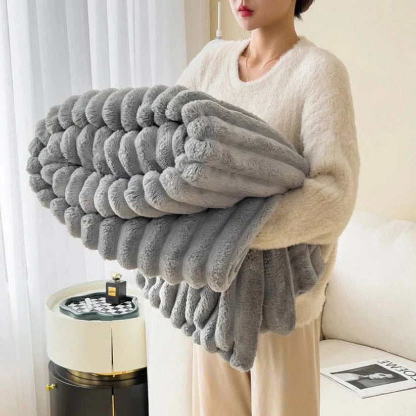 [Hometech] Faux Fur Throw Blanket for Couch and Bed with Plush Warmth